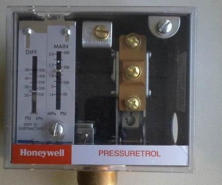 L404f1102/ pressure switch controller